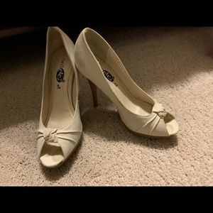 Cream peep toe heels 7